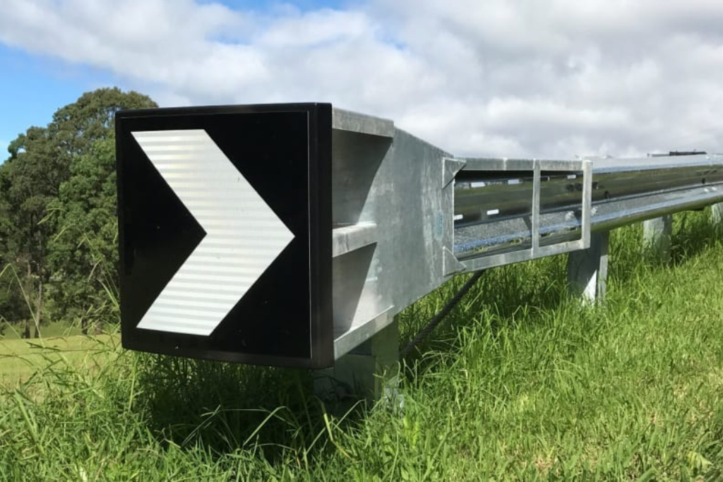 narrow system width ramshield guardrail